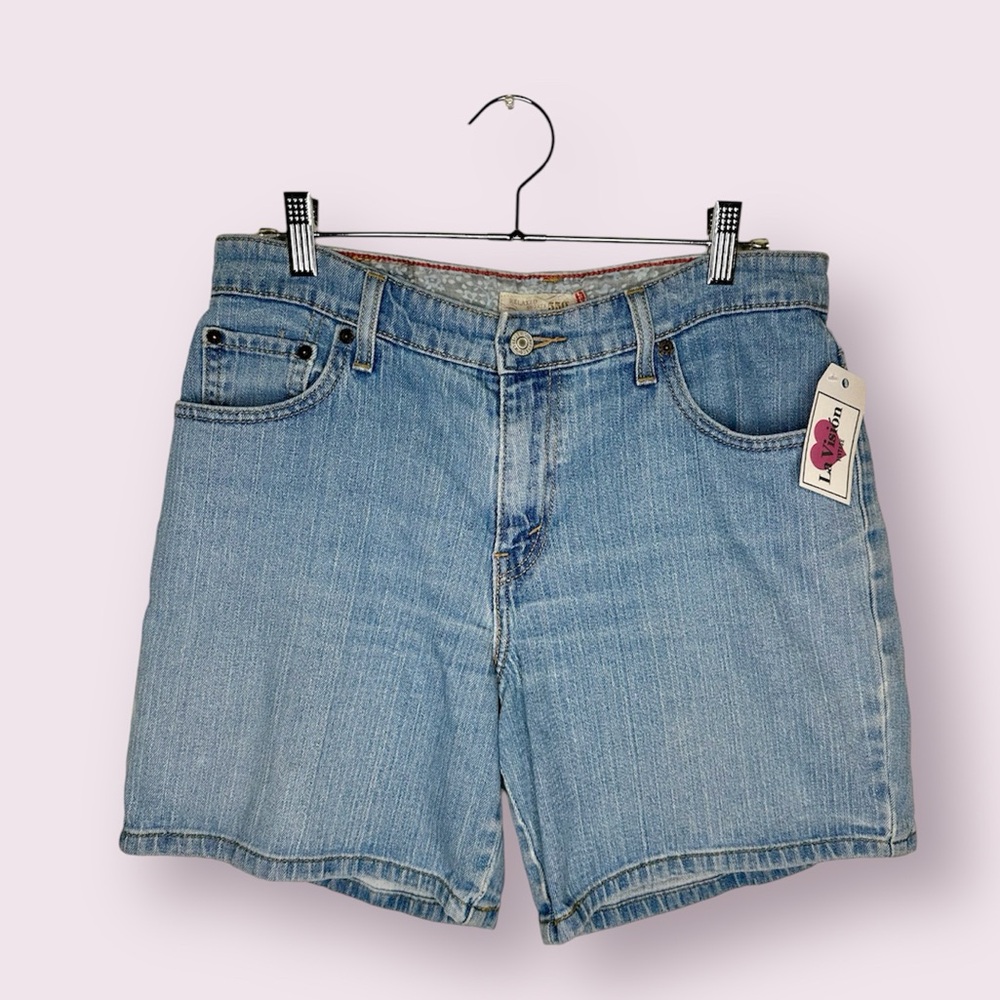 LEVI M/L light wash denim shorts